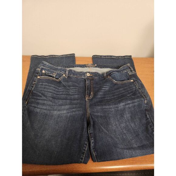 Torrid 22S midrise slim boot vintage stretch 40w, 28 Inseam and 12 rise - Picture 1 of 7